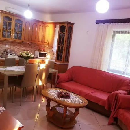 Eva's House